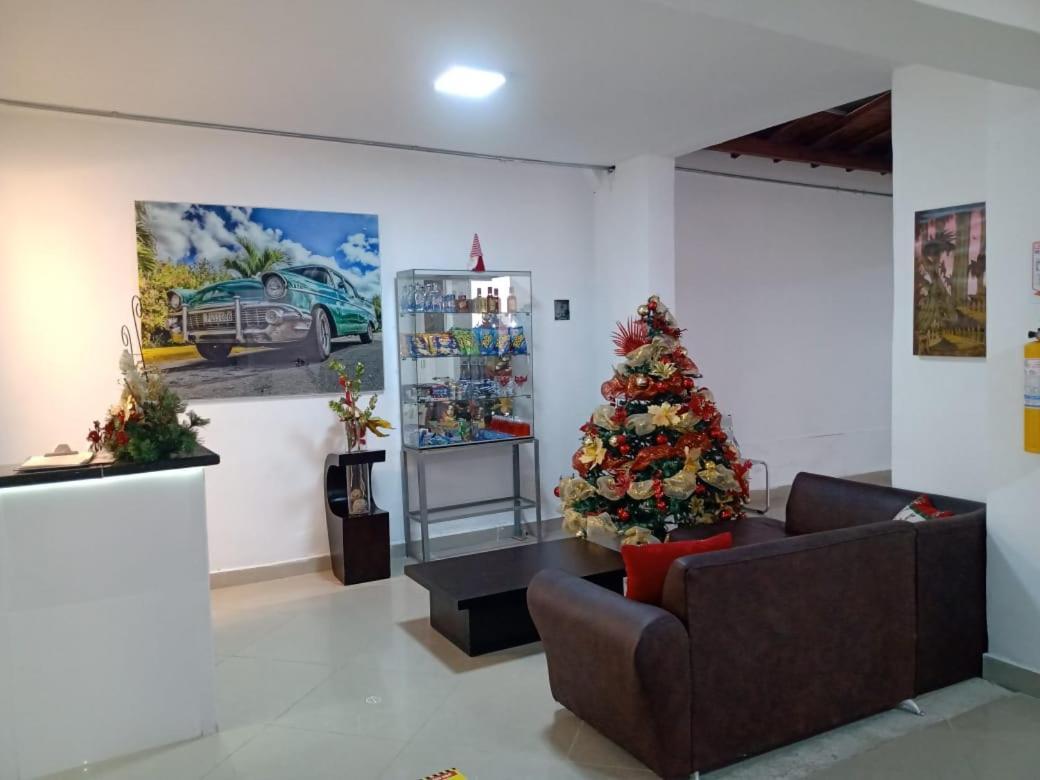 Hotel Brisas Medellin Bagian luar foto