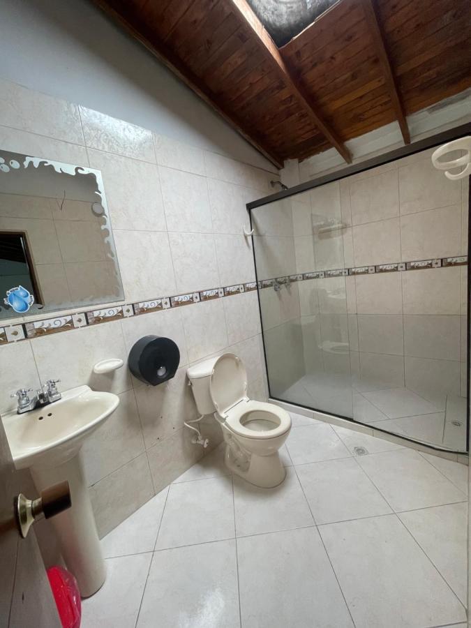 Hotel Brisas Medellin Bagian luar foto