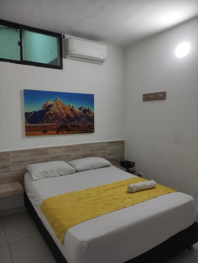 Hotel Brisas Medellin Bagian luar foto