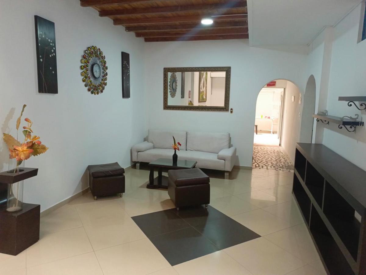 Hotel Brisas Medellin Bagian luar foto