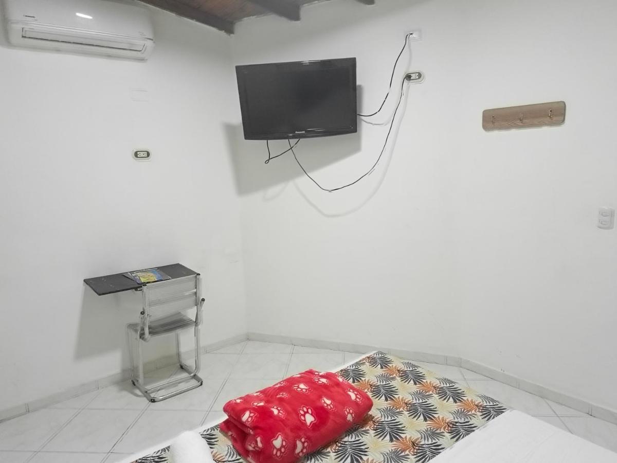 Hotel Brisas Medellin Bagian luar foto