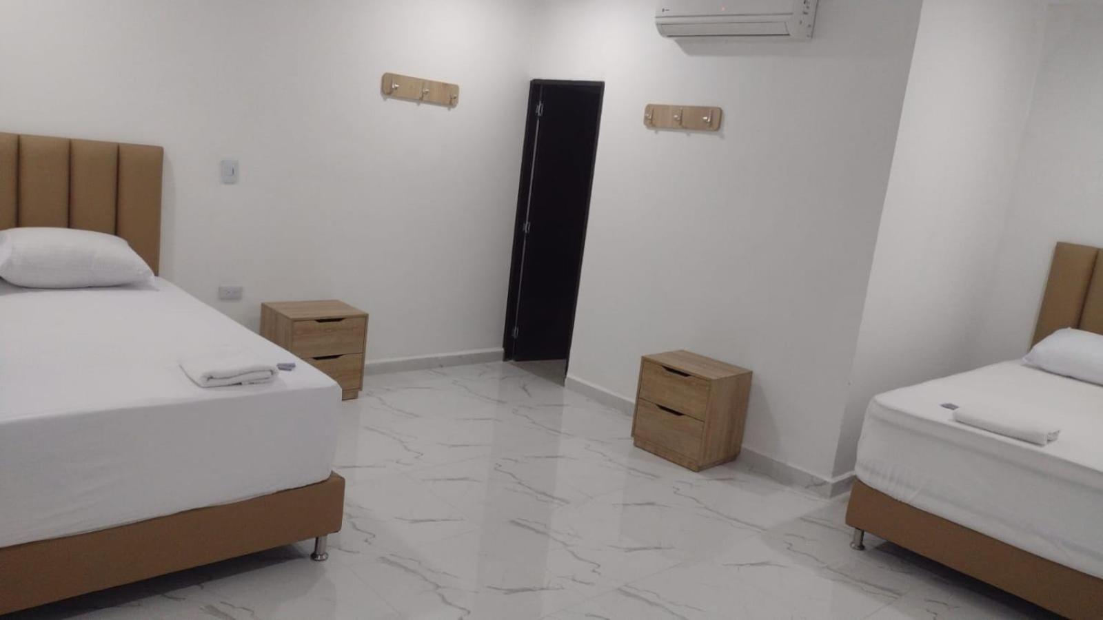 Hotel Brisas Medellin Bagian luar foto