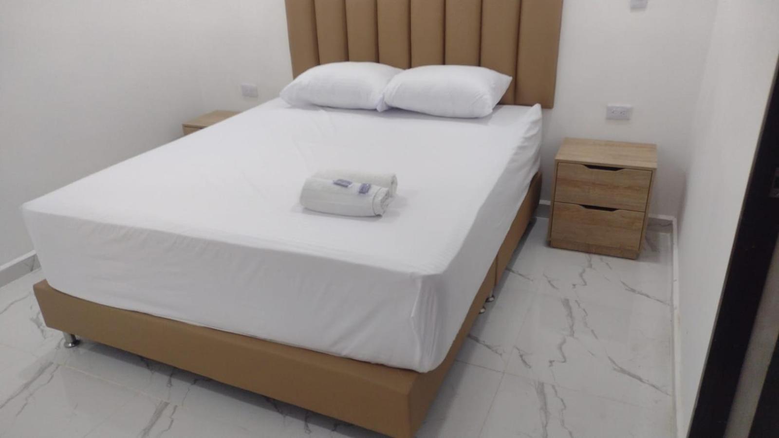 Hotel Brisas Medellin Bagian luar foto